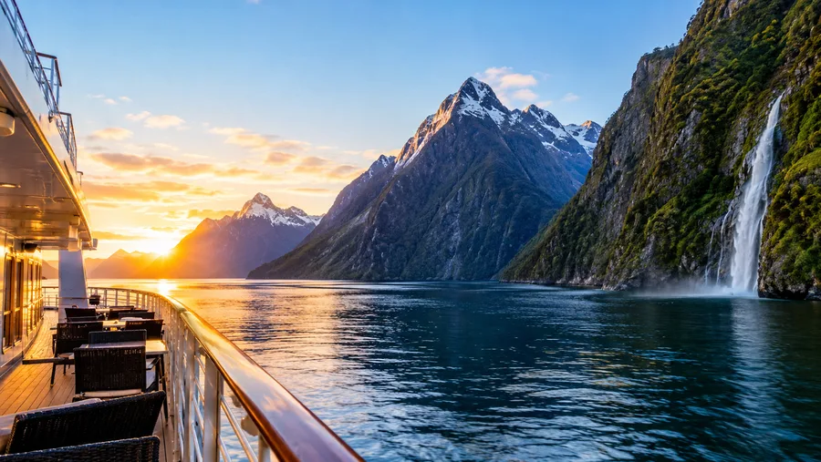 Milford Sound Overnight Cruise Itinerary and Activities